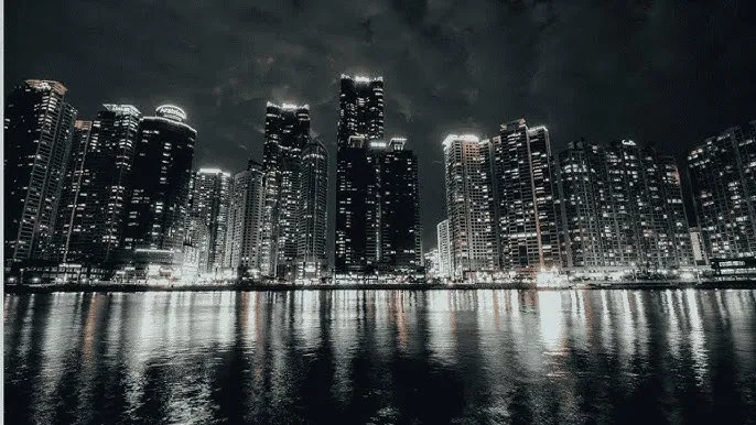 英雄联盟战斗之夜邀请好友 - 城市之光：霓虹背后的人间烟火